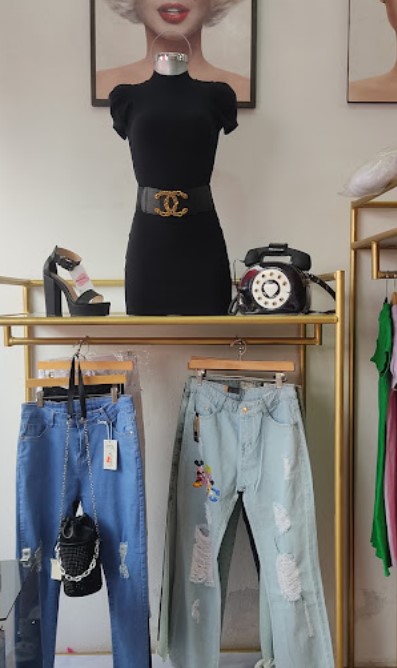 Jeans y Vestidos